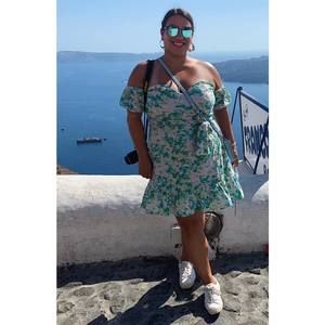 Meet your Posher, Lara